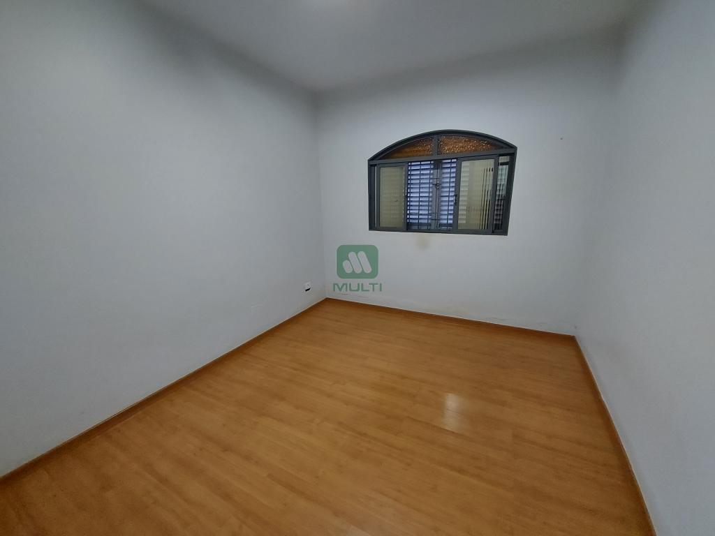 Casa à venda com 5 quartos, 300m² - Foto 10