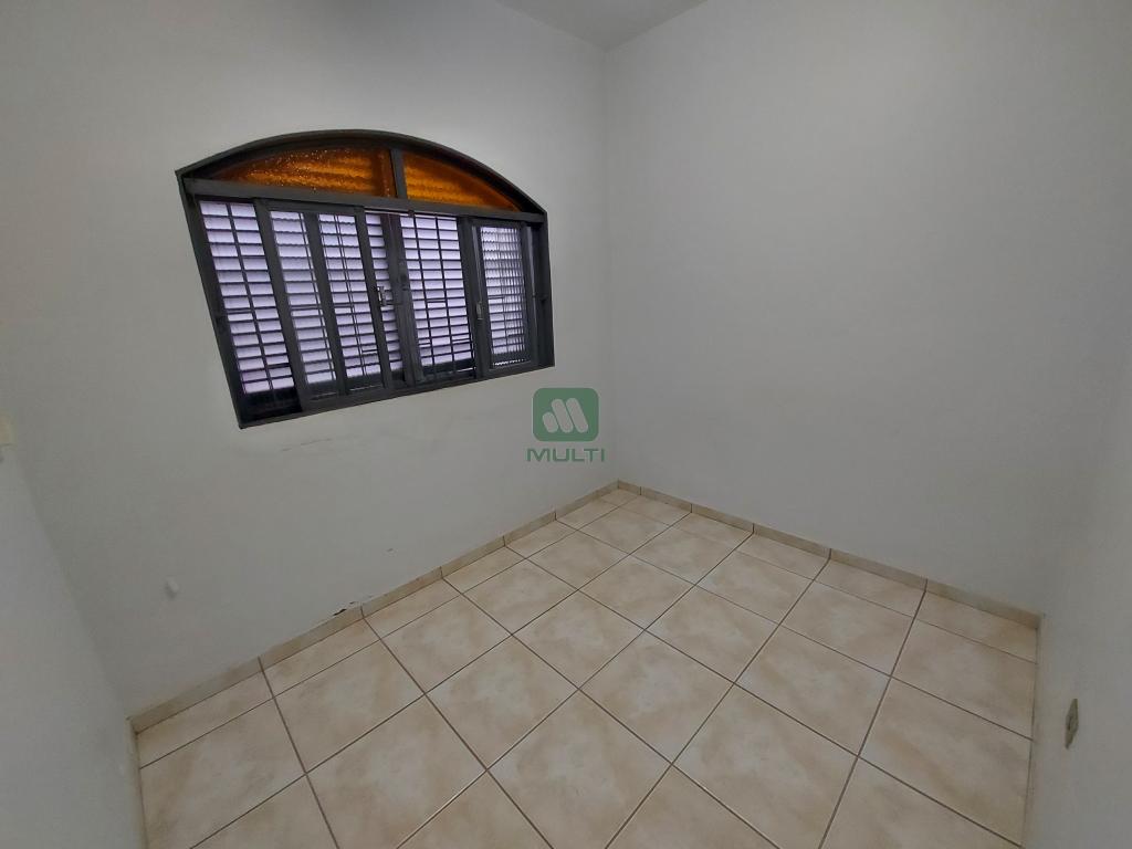 Casa à venda com 5 quartos, 300m² - Foto 11