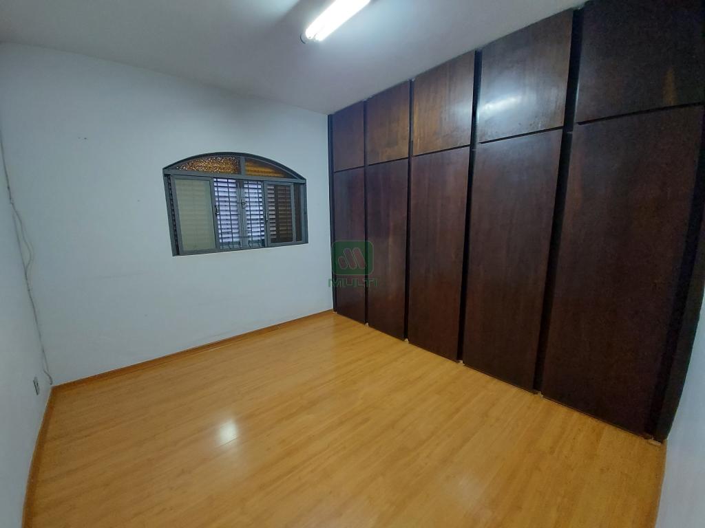 Casa à venda com 5 quartos, 300m² - Foto 13