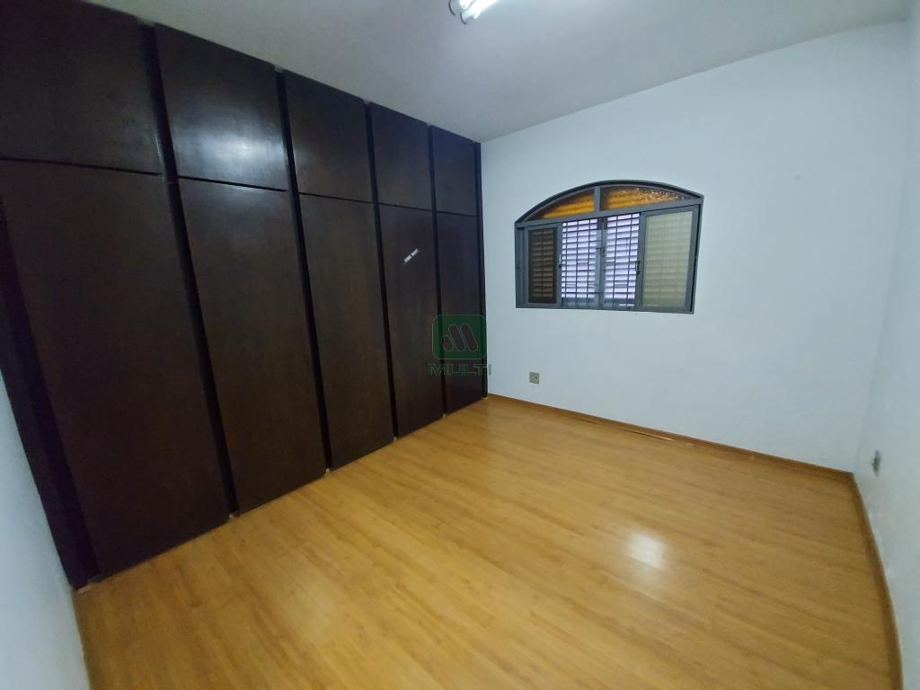 Casa à venda com 5 quartos, 300m² - Foto 15