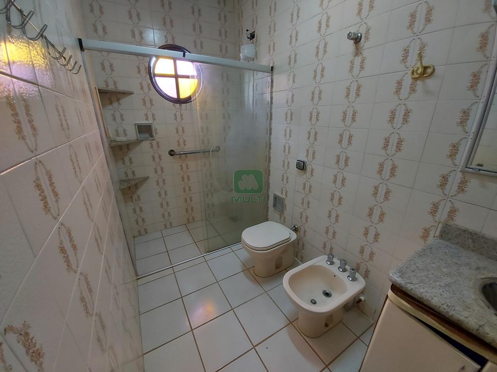 Casa à venda com 5 quartos, 300m² - Foto 18