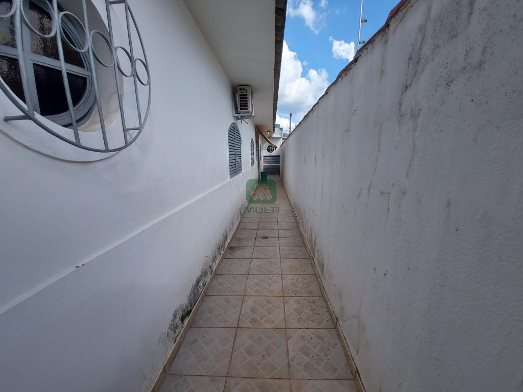 Casa à venda com 5 quartos, 300m² - Foto 20