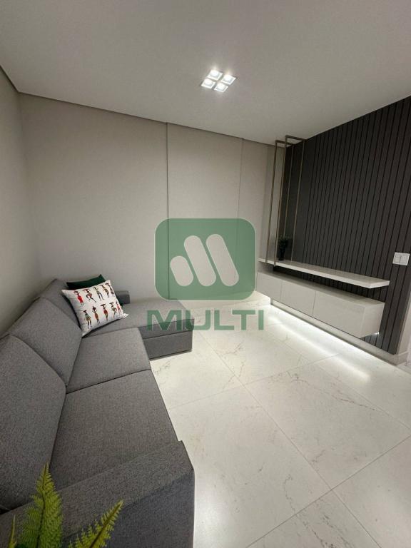 Apartamento à venda com 3 quartos, 105m² - Foto 2