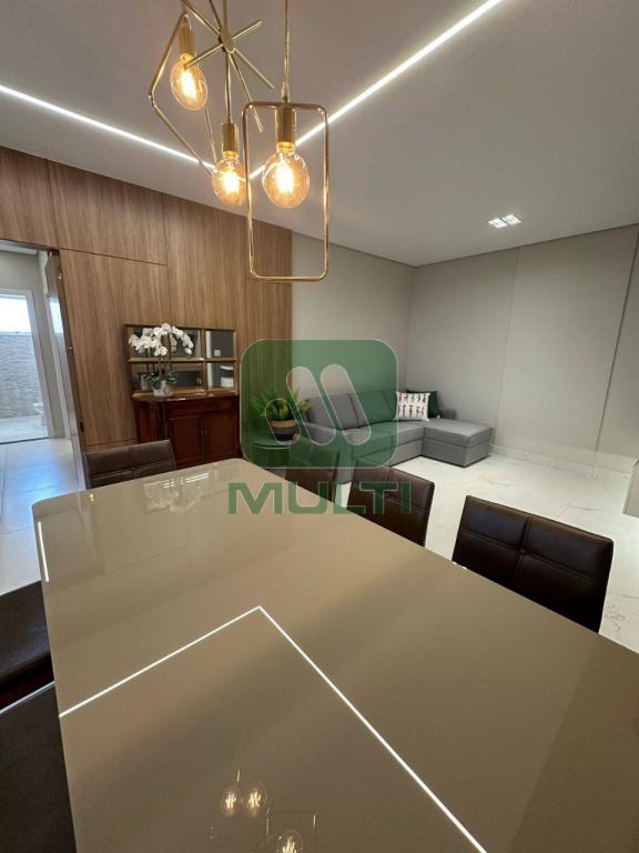 Apartamento à venda com 3 quartos, 105m² - Foto 3