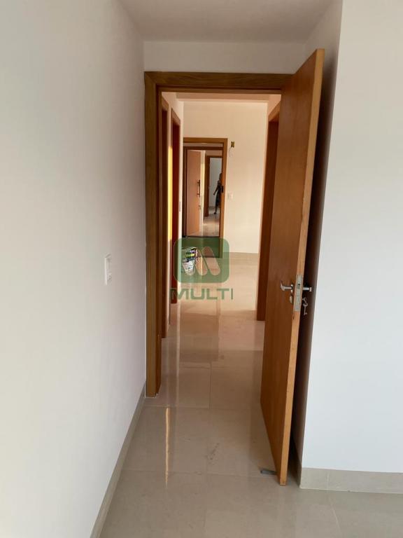 Apartamento à venda com 3 quartos, 73m² - Foto 3