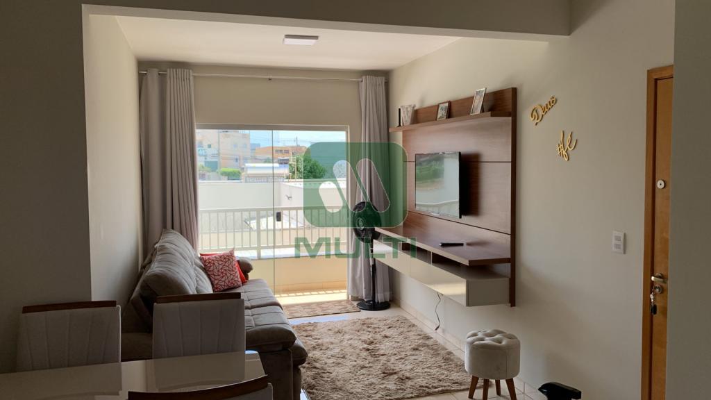 Apartamento à venda com 2 quartos, 64m² - Foto 11