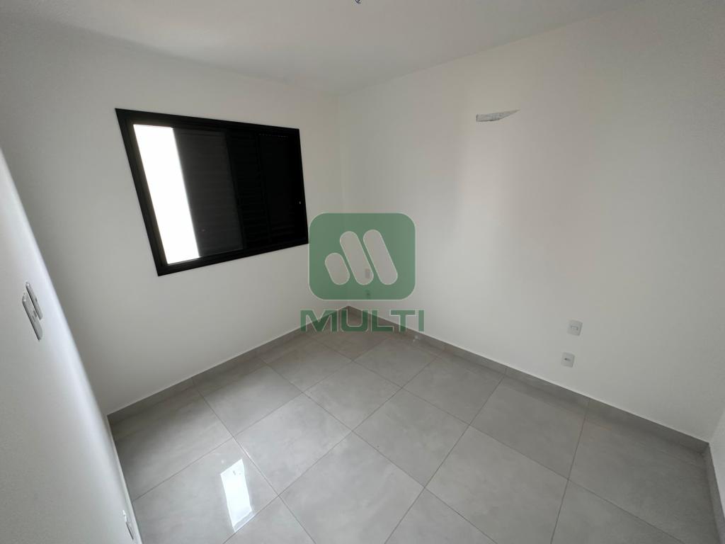 Apartamento à venda com 2 quartos, 65m² - Foto 4