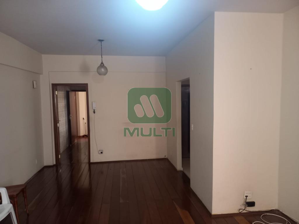 Apartamento à venda com 3 quartos, 130m² - Foto 1