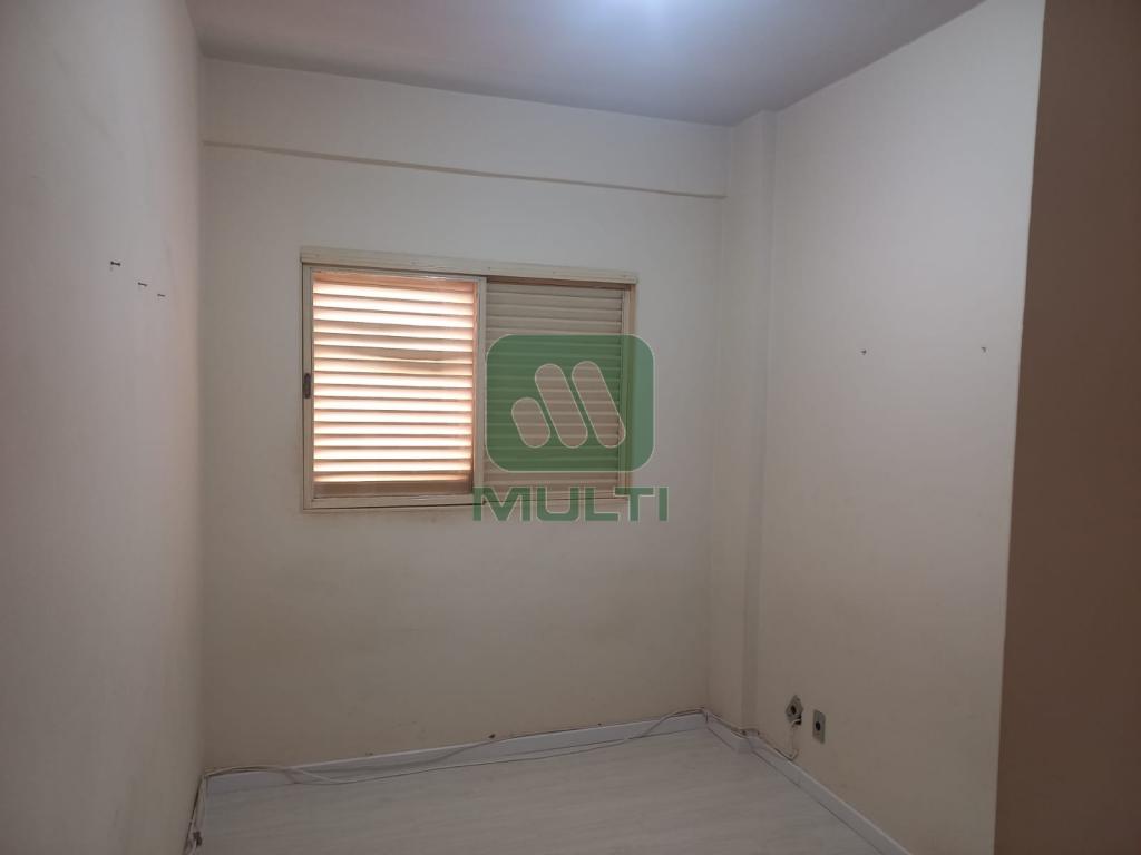 Apartamento à venda com 3 quartos, 130m² - Foto 3