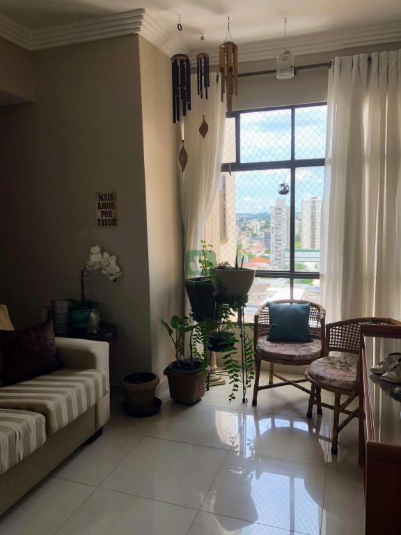 Apartamento à venda com 2 quartos, 72m² - Foto 2