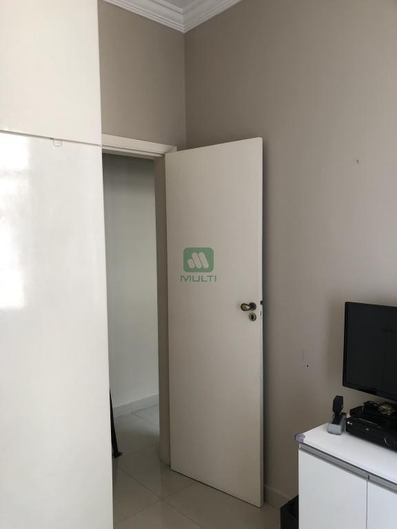 Apartamento à venda com 2 quartos, 72m² - Foto 12