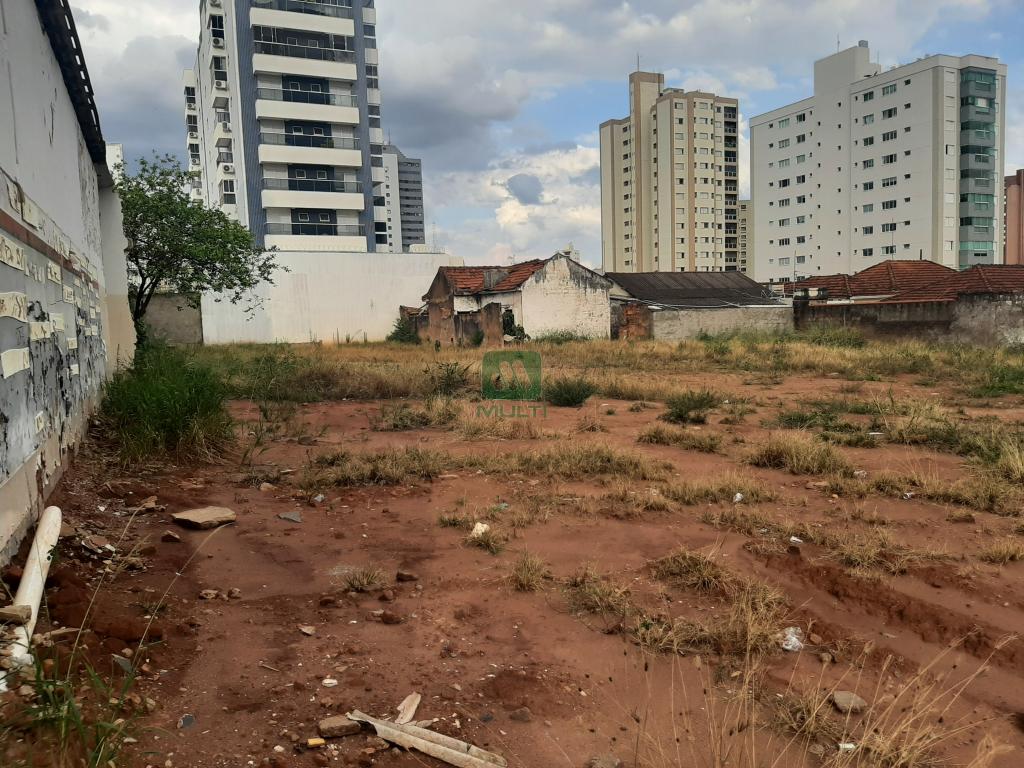 Terreno à venda com 1 quarto, 1480m² - Foto 2