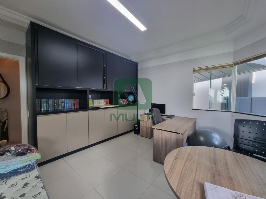 Casa à venda com 4 quartos, 420m² - Foto 13