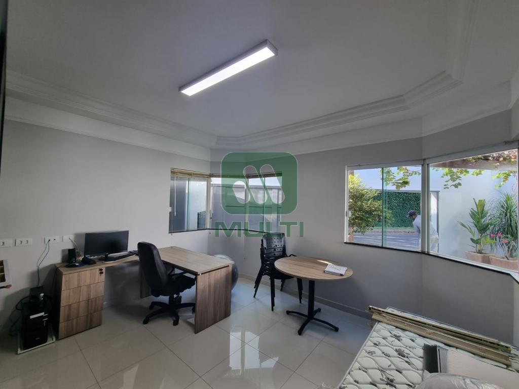 Casa à venda com 4 quartos, 420m² - Foto 14