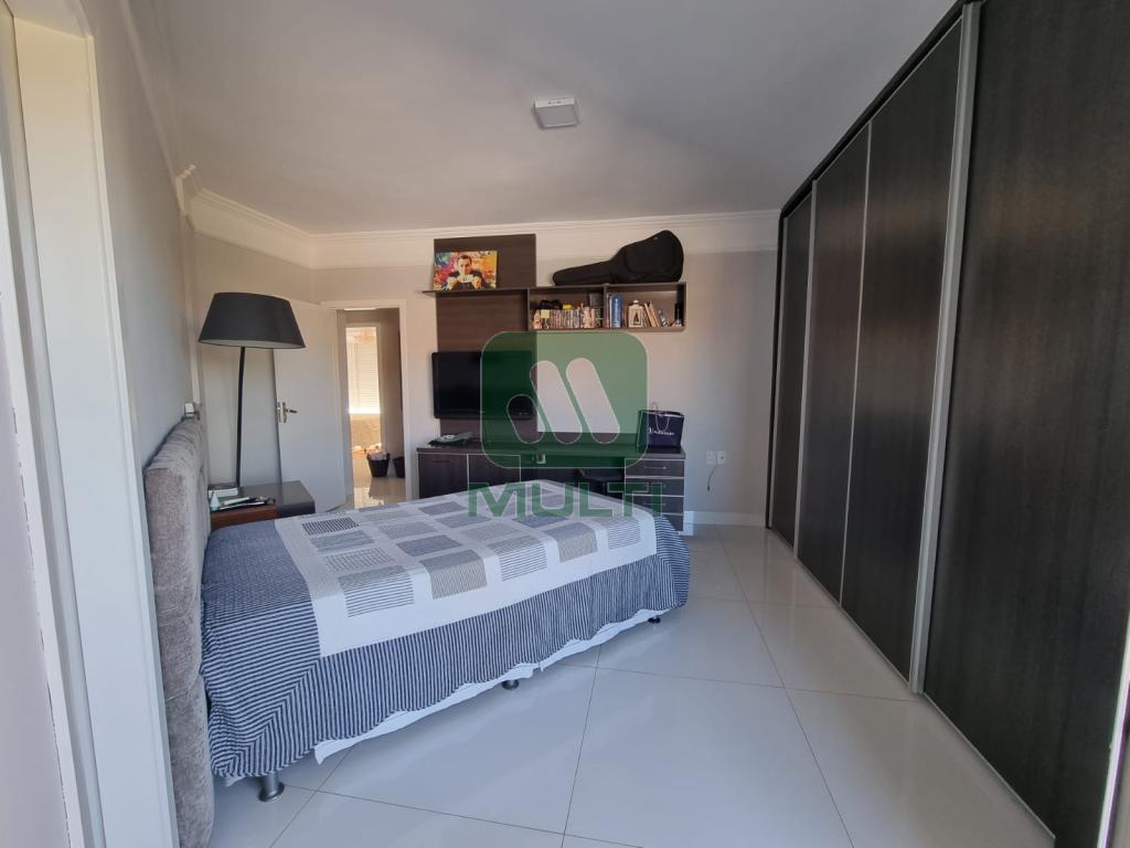 Casa à venda com 4 quartos, 420m² - Foto 15