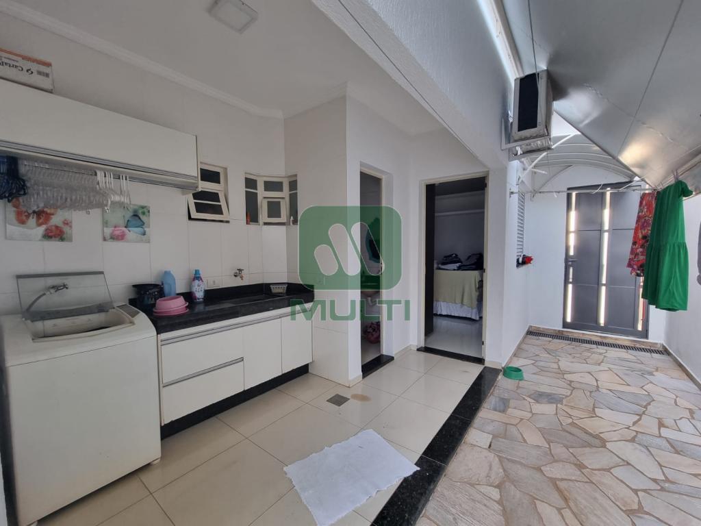 Casa à venda com 4 quartos, 420m² - Foto 17