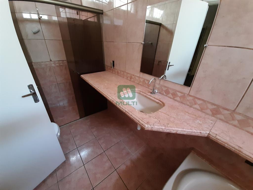 Casa à venda com 3 quartos, 229m² - Foto 6