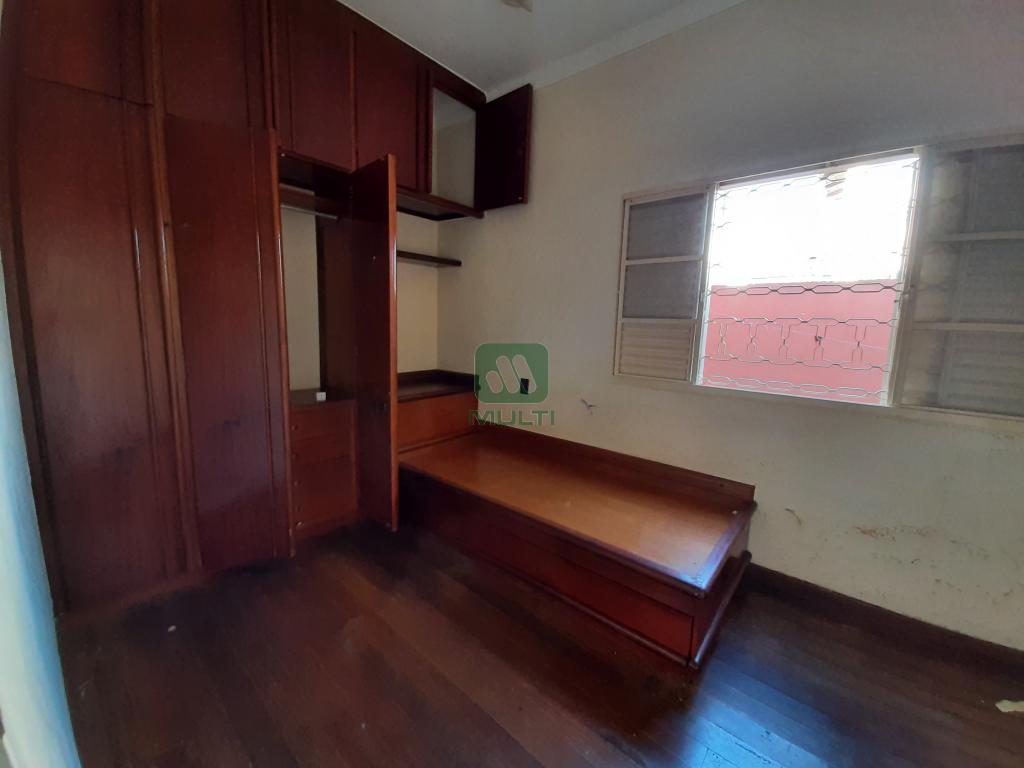 Casa à venda com 3 quartos, 229m² - Foto 9