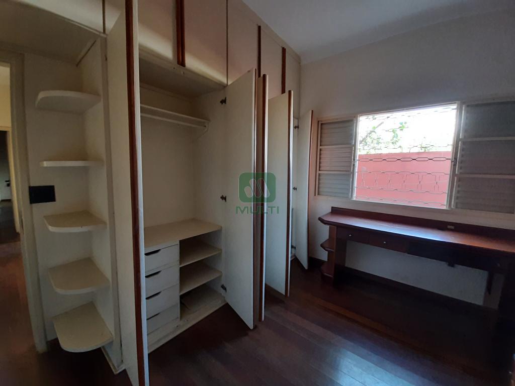 Casa à venda com 3 quartos, 229m² - Foto 15