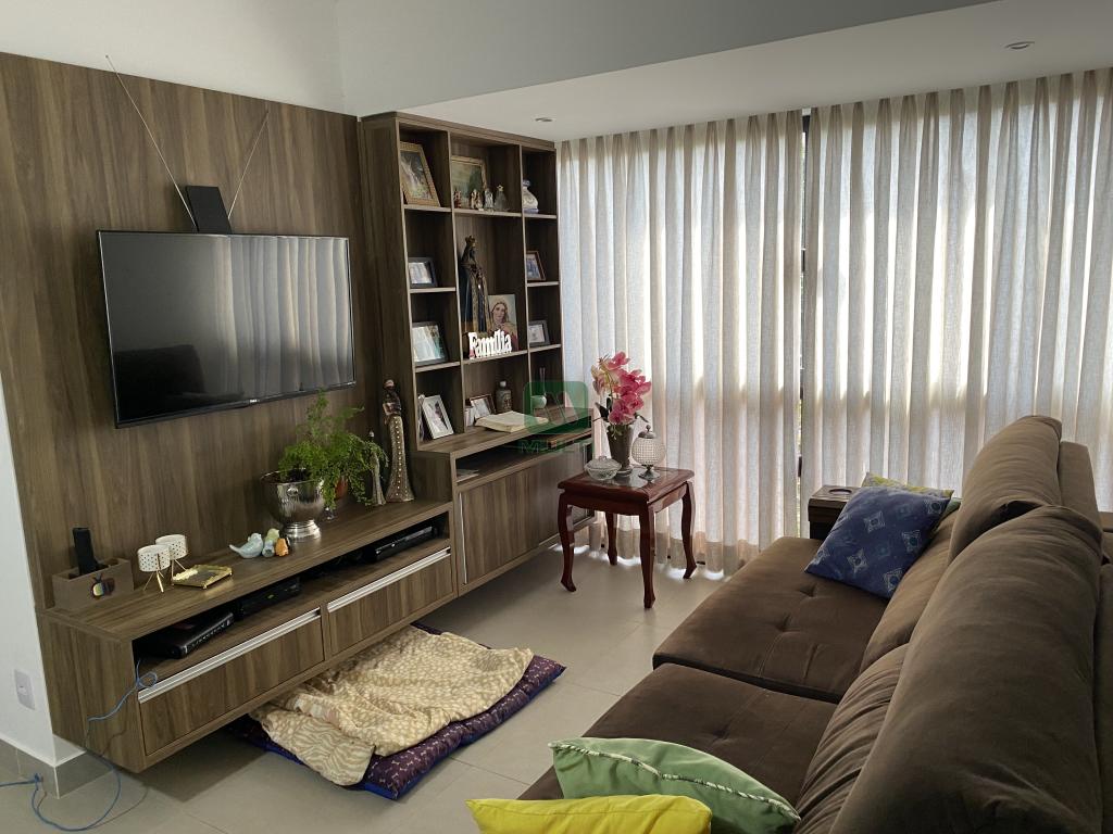 Apartamento à venda com 3 quartos, 74m² - Foto 2