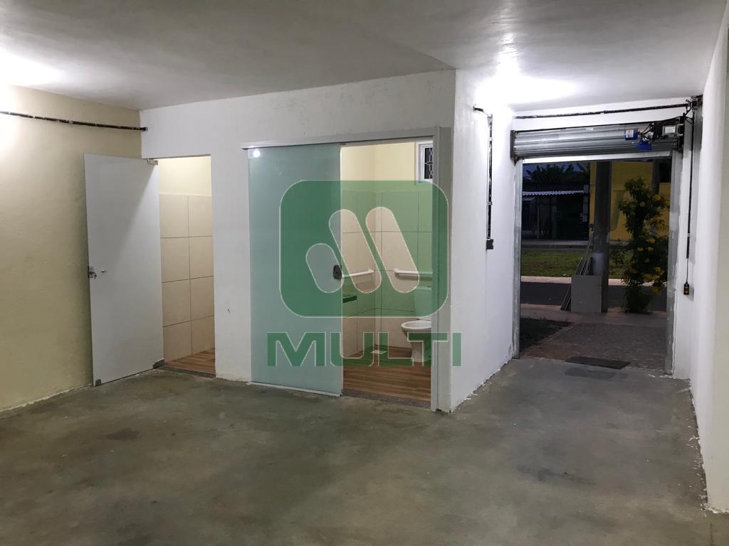 Casa de Condomínio à venda com 1 quarto, 220m² - Foto 6