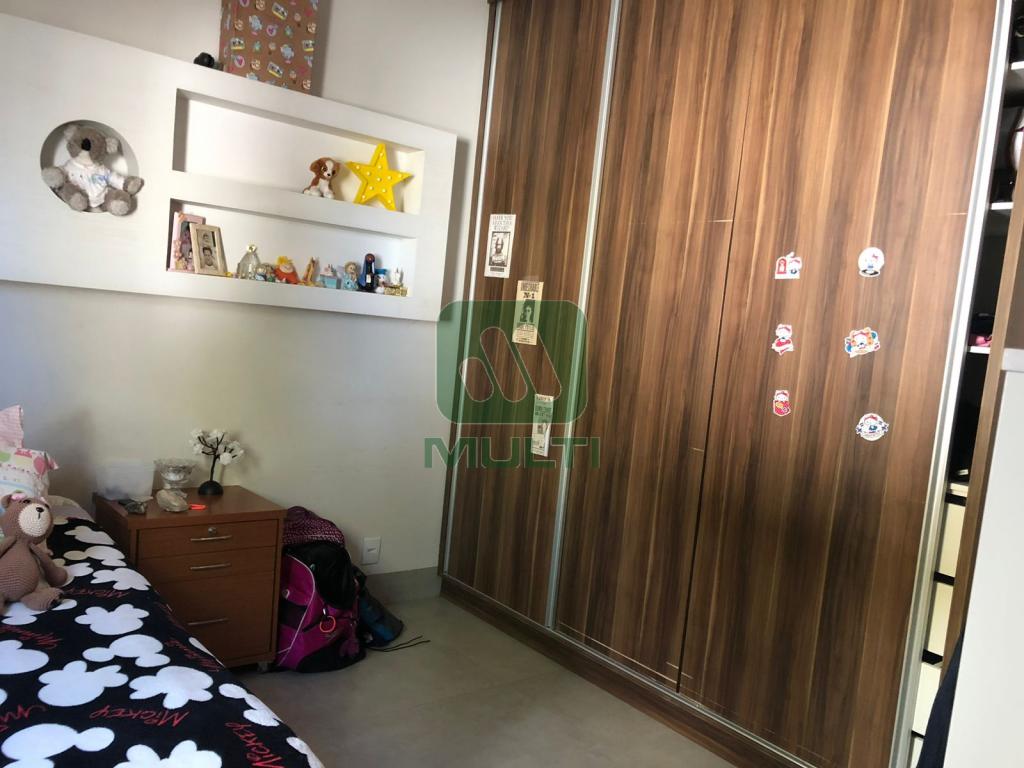 Casa de Condomínio à venda com 3 quartos, 233m² - Foto 12