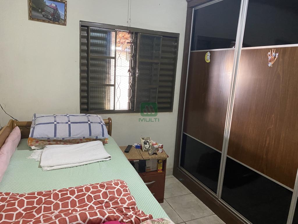 Casa à venda com 2 quartos, 100m² - Foto 4