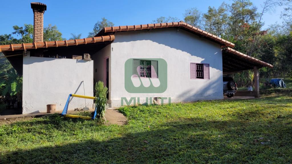 Fazenda à venda com 2 quartos, 150m² - Foto 2