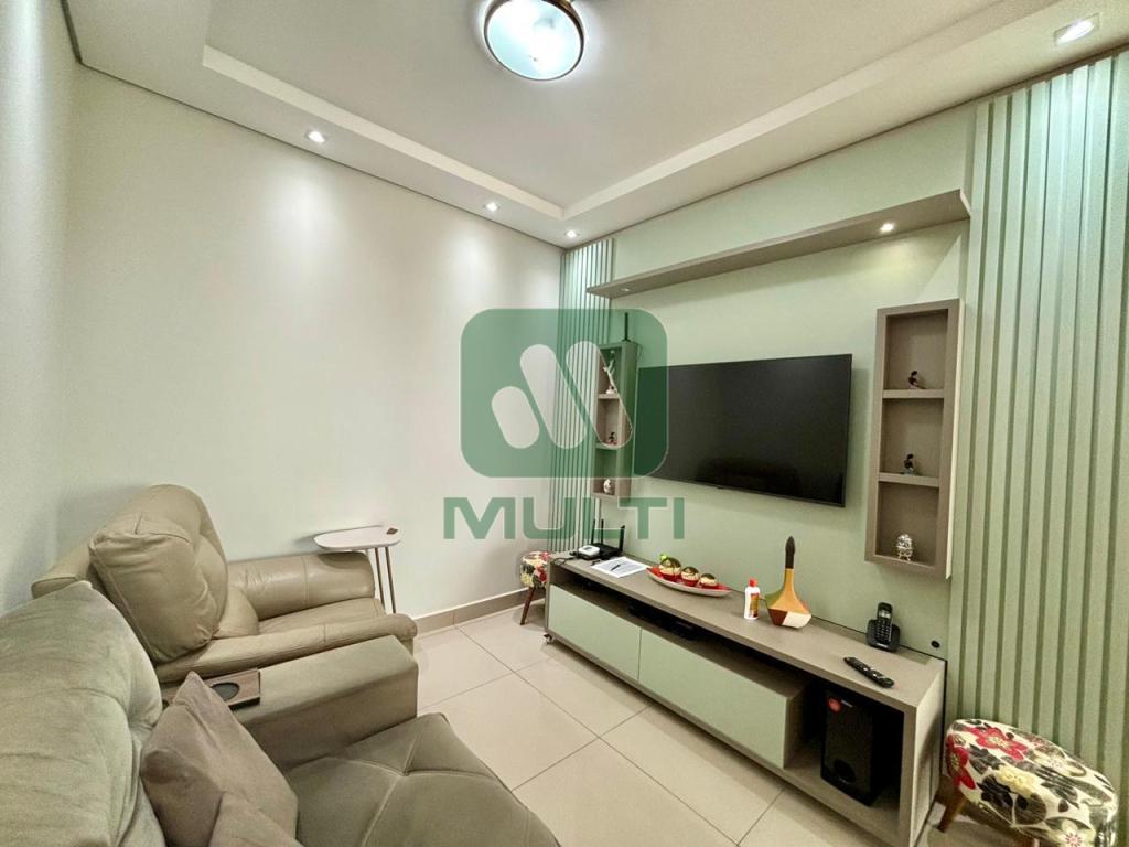 Apartamento à venda com 3 quartos, 79m² - Foto 1