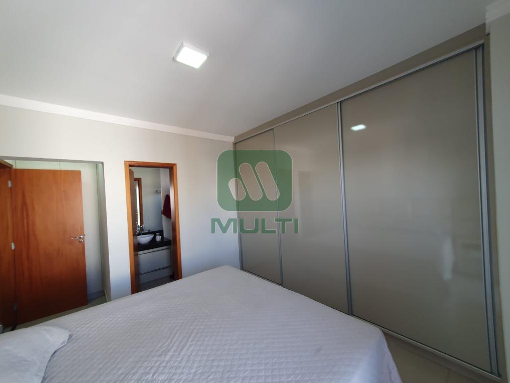 Apartamento à venda com 3 quartos, 94m² - Foto 18