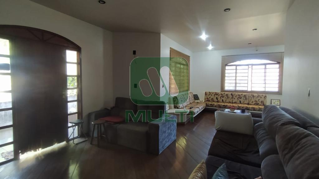 Casa à venda com 3 quartos, 370m² - Foto 6