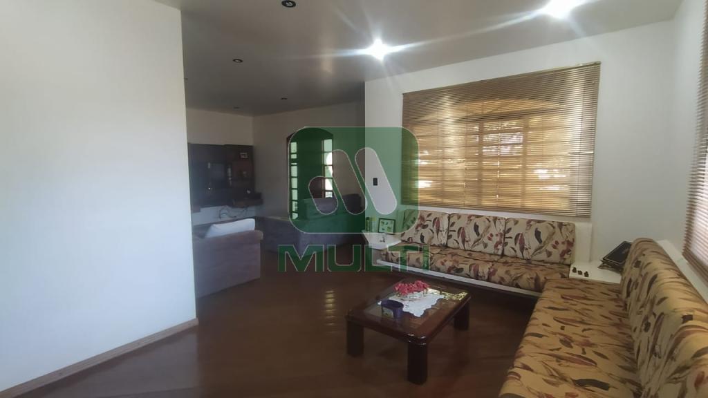 Casa à venda com 3 quartos, 370m² - Foto 10