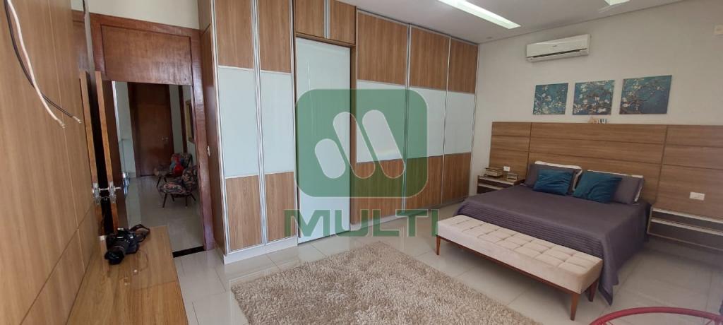 Casa à venda com 4 quartos, 440m² - Foto 14