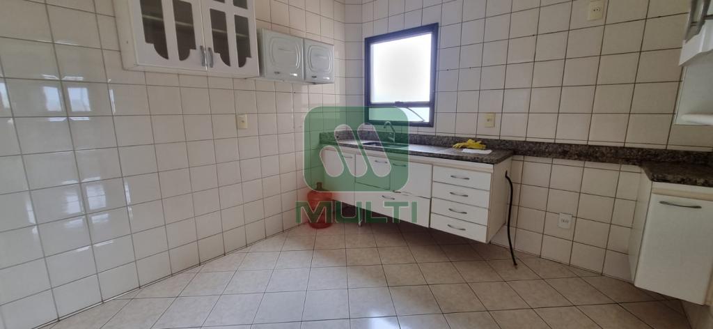 Apartamento à venda com 3 quartos, 86m² - Foto 3