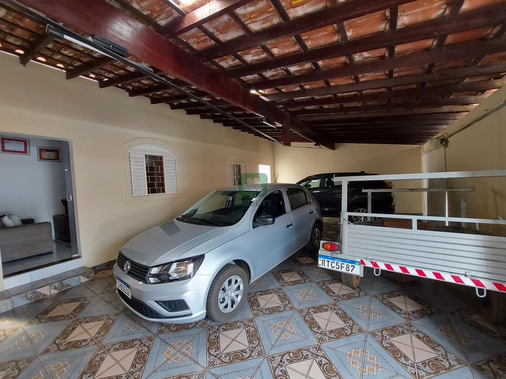 Casa à venda com 3 quartos, 170m² - Foto 2