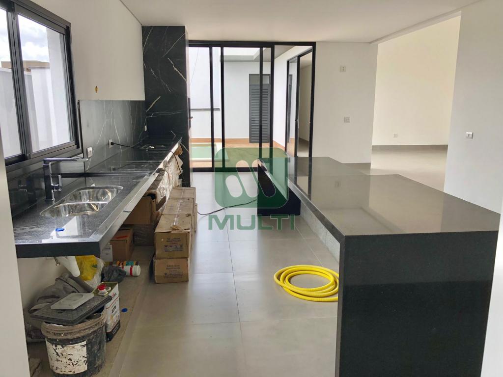 Casa de Condomínio à venda com 3 quartos, 201m² - Foto 5