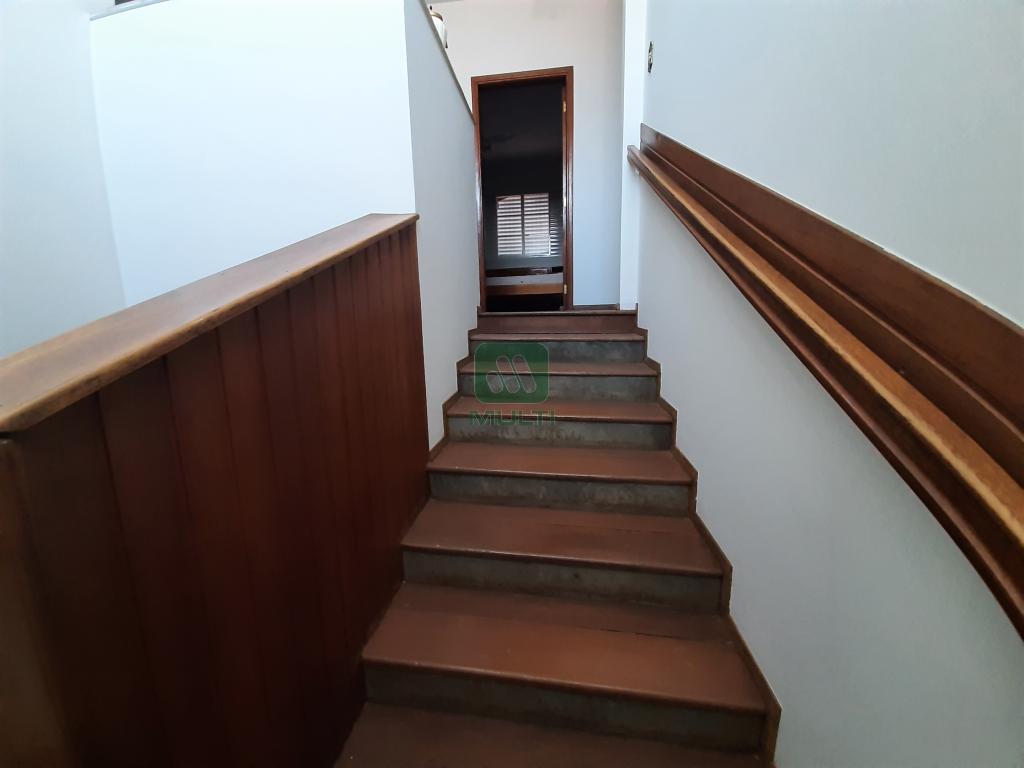 Casa à venda com 4 quartos, 326m² - Foto 15