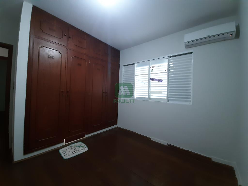 Casa à venda com 4 quartos, 326m² - Foto 24