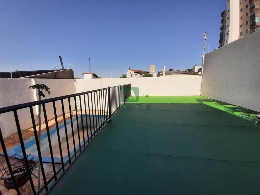 Casa à venda com 4 quartos, 326m² - Foto 29