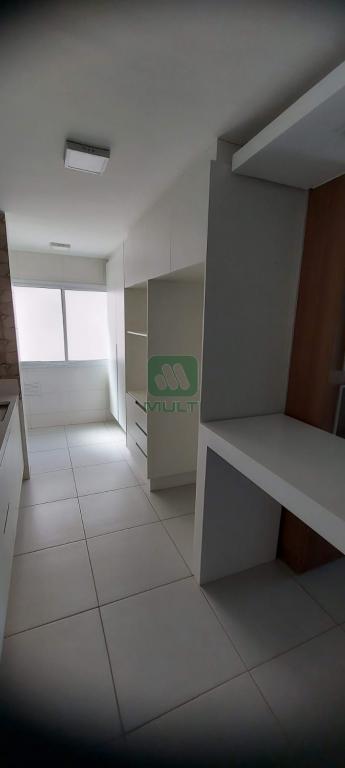 Apartamento à venda com 2 quartos, 70m² - Foto 4