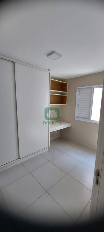 Apartamento à venda com 2 quartos, 70m² - Foto 7