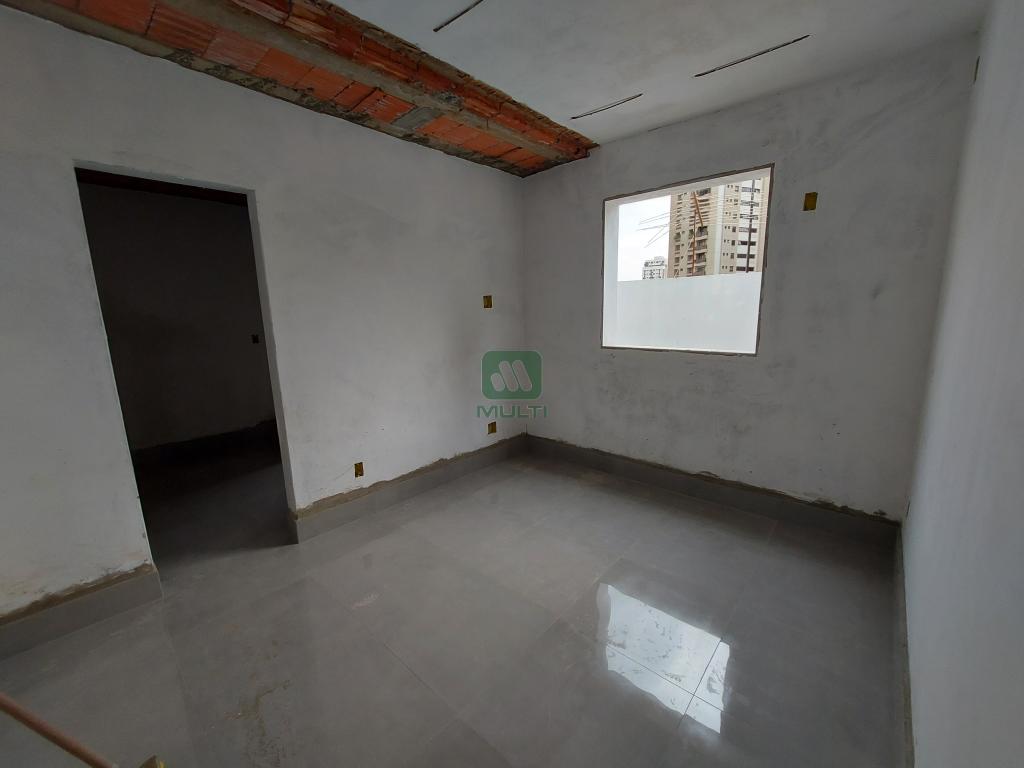 Casa à venda com 3 quartos, 215m² - Foto 5