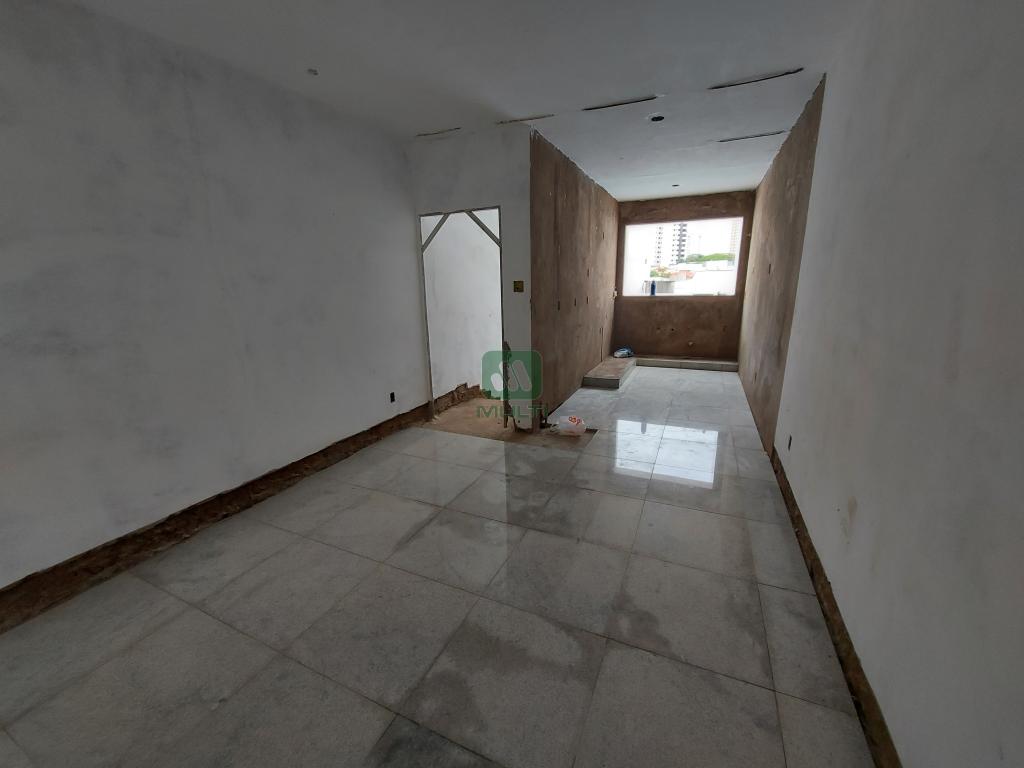 Casa à venda com 3 quartos, 215m² - Foto 9