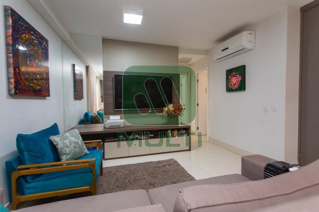 Apartamento à venda com 3 quartos, 109m² - Foto 1