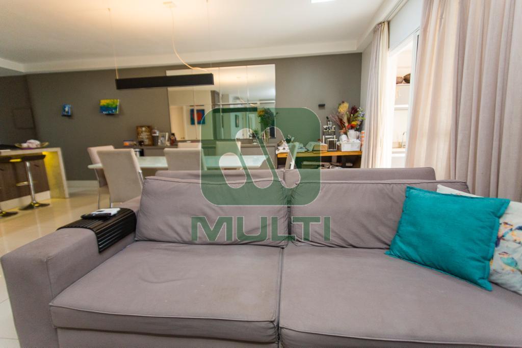 Apartamento à venda com 3 quartos, 109m² - Foto 3