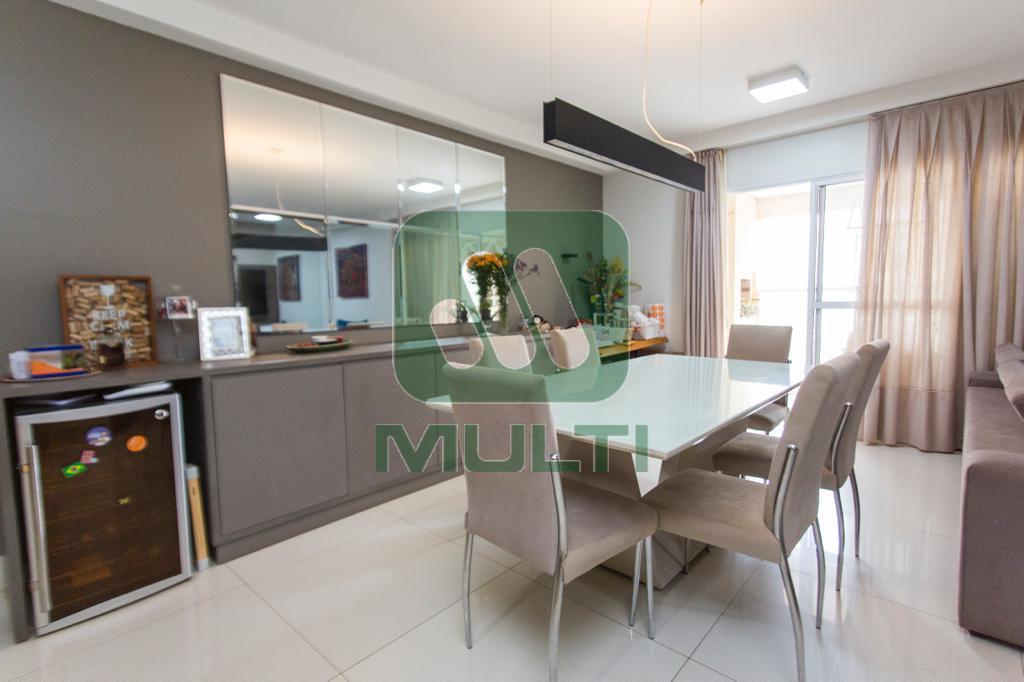 Apartamento à venda com 3 quartos, 109m² - Foto 4