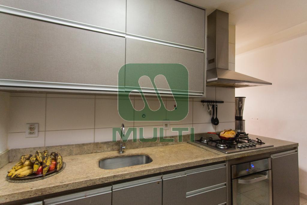 Apartamento à venda com 3 quartos, 109m² - Foto 32