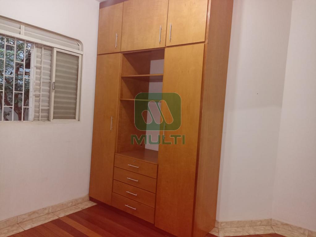 Casa à venda com 5 quartos, 203m² - Foto 8