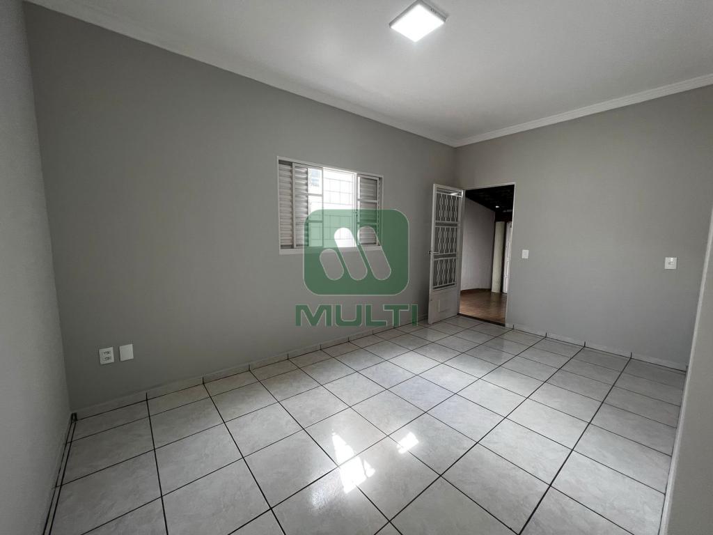 Casa à venda com 3 quartos, 170m² - Foto 14