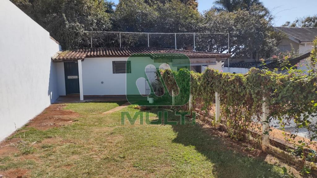 Casa à venda com 4 quartos, 260m² - Foto 3